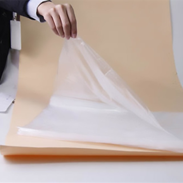 为什么塑料在加工或使用过程中易带静电？