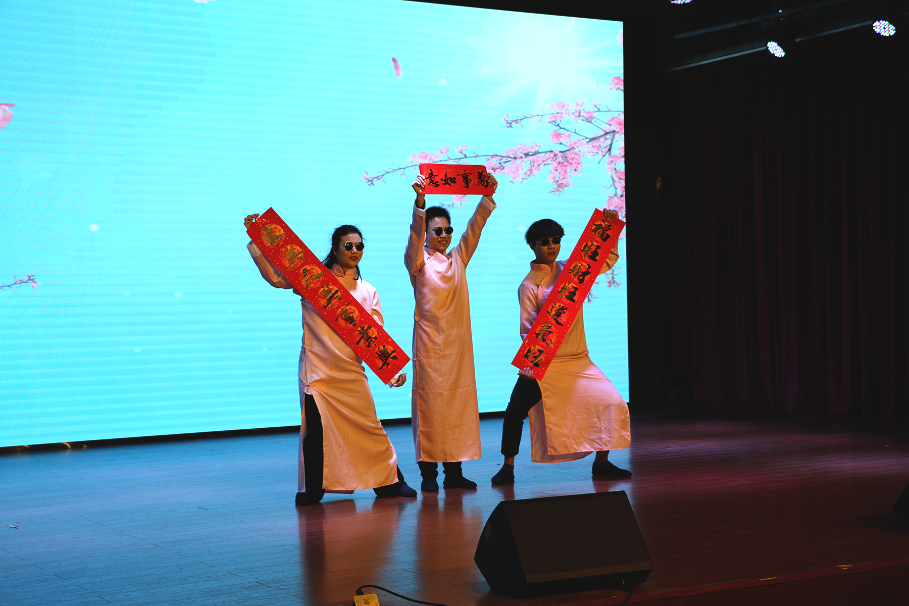 2021年usdt网投平台化学迎新联欢晚会-《桃花朵朵开》